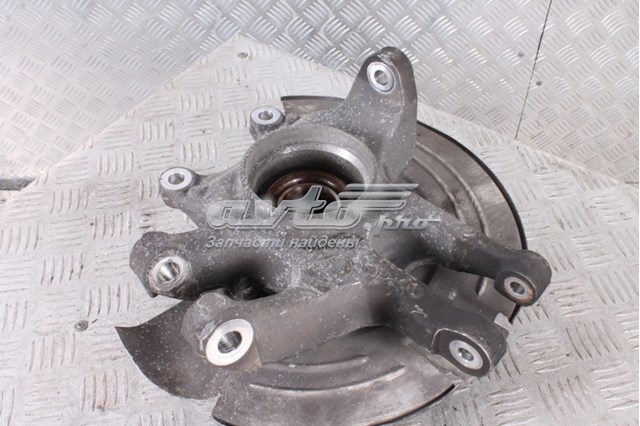 Кулак поворотный правый Jaguar C2P12735