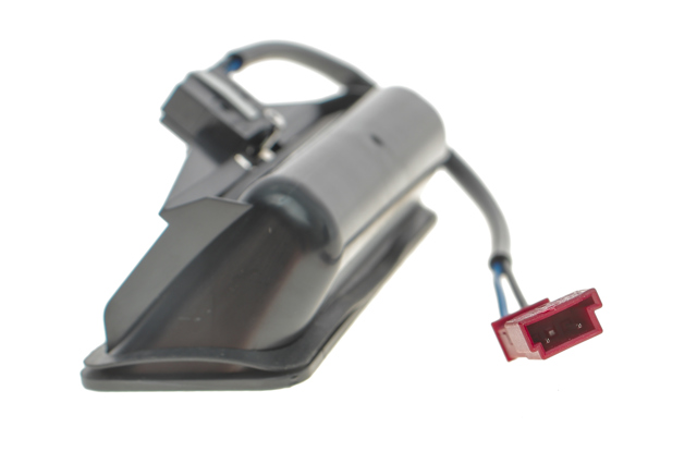 Кнопка привода замка третей/пятой двери Autotechteile 7105113 цена, от 17.48 USD