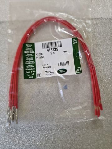 418235 Land Rover 