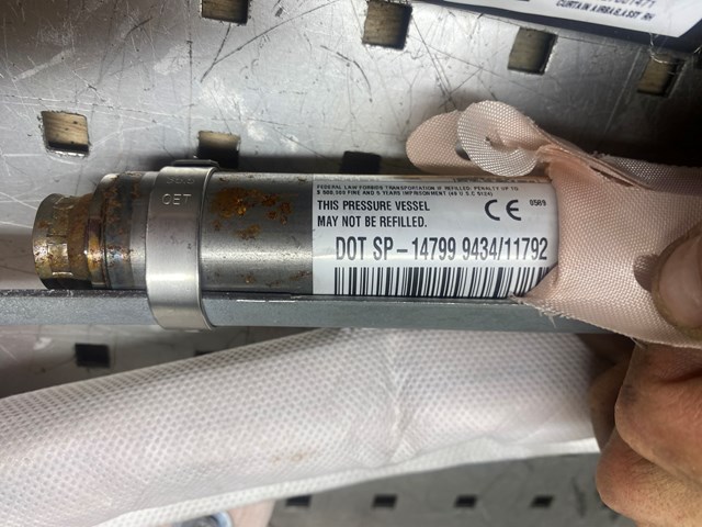 Подушка безопасности, передней, правой двери Айрбег Tesla 100526200B цена, от 76.02 USD