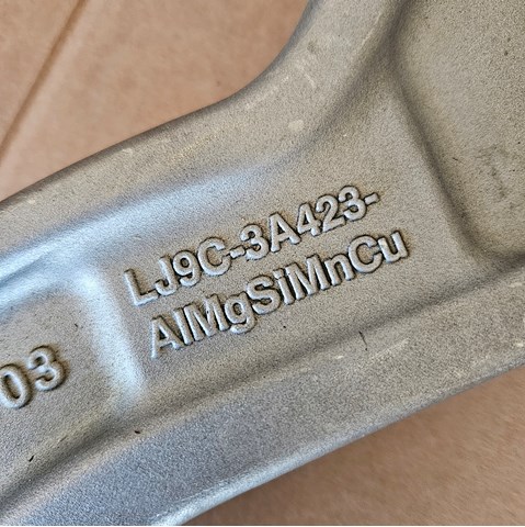 Правый рычаг передней нижней подвески Ford 2501021 цена, от 177.80 USD