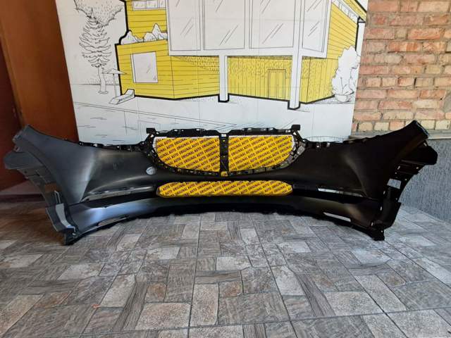 Передний бампер DFR550031G8P Mazda