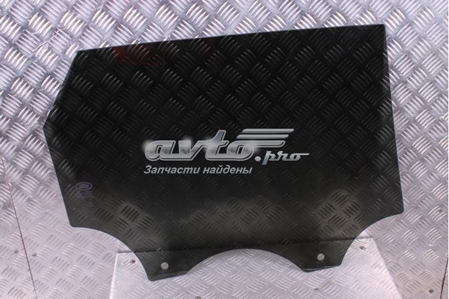 Стекло двери задней левой LR093213 Land Rover