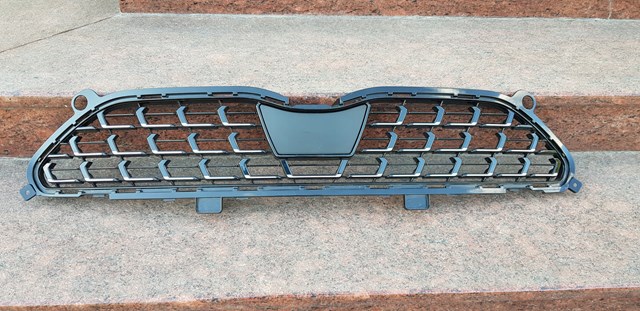 531010DB40 Toyota Решетка радиатора