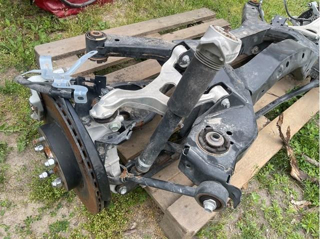 3770A107 Mitsubishi Цапфа левая