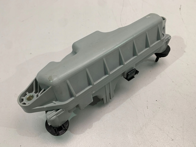 Бачок вакуумной системы двигателя (демпфер) 31480478 Volvo