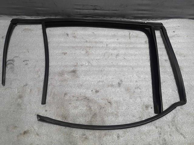Направляющая стекла рамки двери задней правой на Volkswagen Golf ALLTRACK VII 