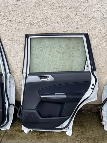 Обшивка (облицовка) внутренняя двери задней правой на Subaru Forester S12, SH
