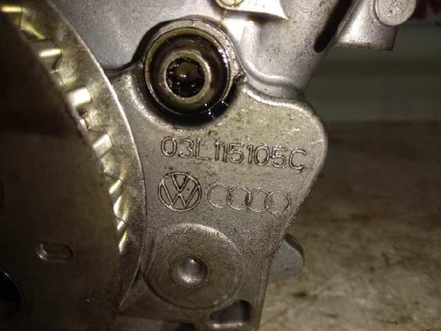 03L115105C VAG Масляный насос двигателя