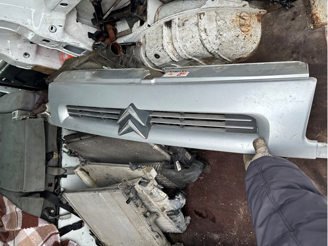 7804 G1 Peugeot/Citroen grelha do radiador