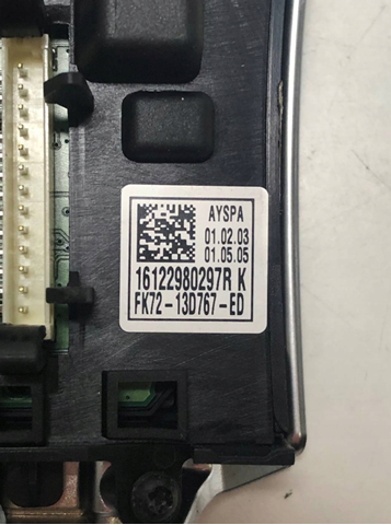 LR079914 Land Rover Блок кнопочных переключателей рулевого колеса