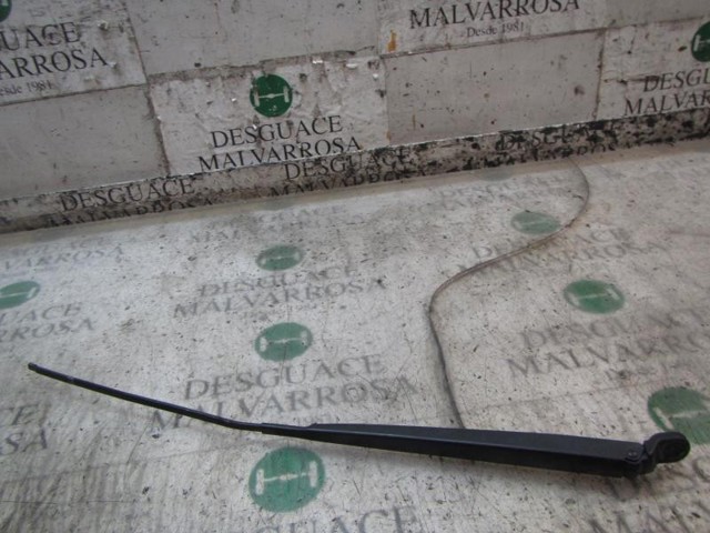 Поводок дворника на Citroen C-Elysee  