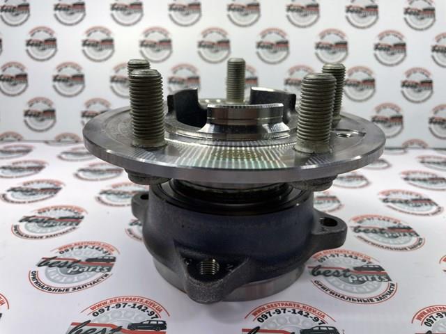 Передняя ступица LR146814 Land Rover