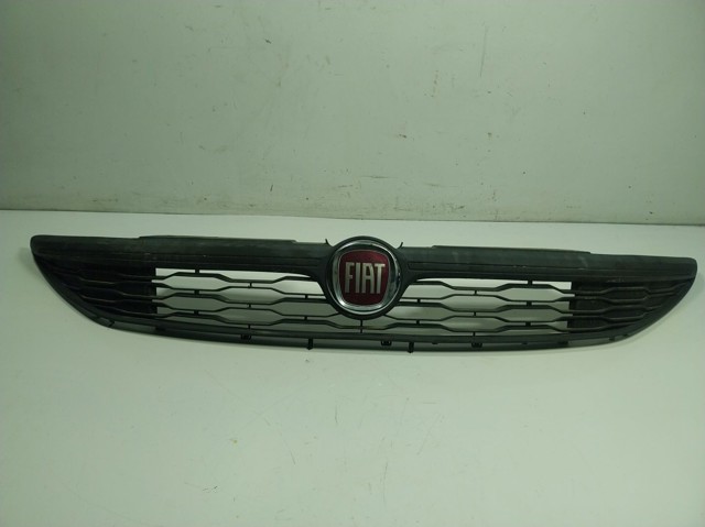 735615595 Fiat/Alfa/Lancia Решетка радиатора