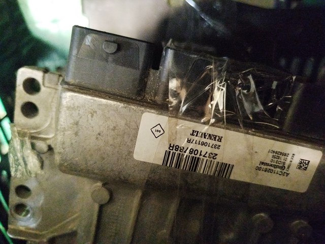 Модуль управления двигателем Renault (RVI) 237108788R