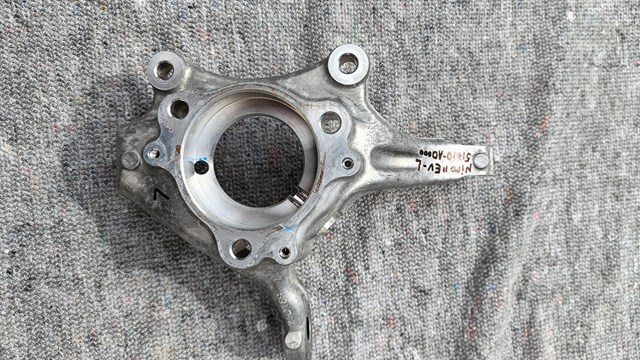 Цапфа передняя левая 51710AO000 Hyundai/Kia