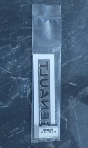 Фирменный значек на багажник на Renault Megane IV K9A, K9M, K9N