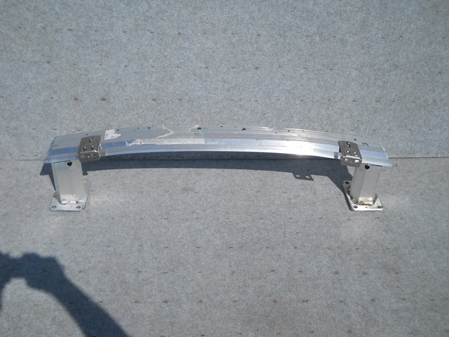 Суппорт радиатора нижний 9824513680 Peugeot/Citroen