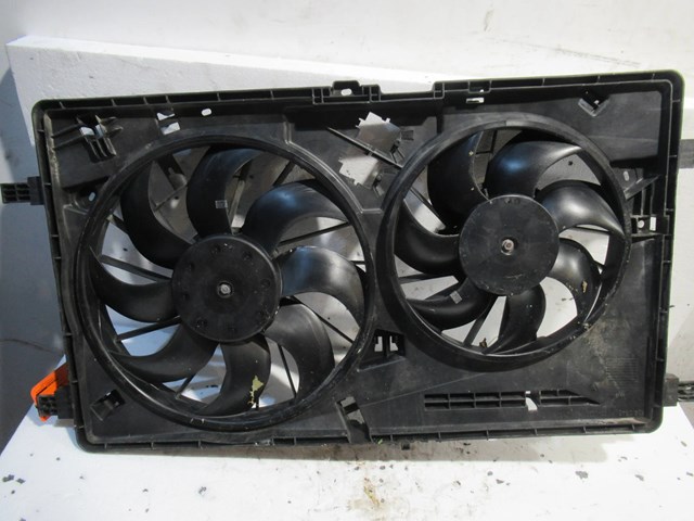 Электровентилятор охлаждения 214815872R Renault (RVI)