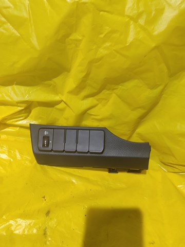  933104Y000 Hyundai/Kia