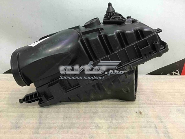 Корпус воздушного фильтра левый LR095790 Land Rover