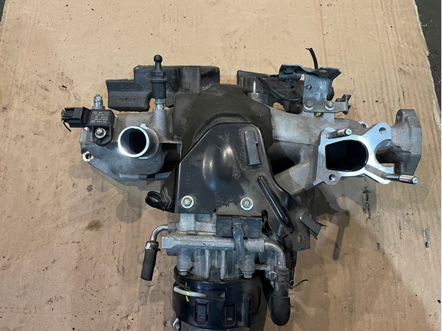 Купить SH0113100B Mazda Впускной коллектор