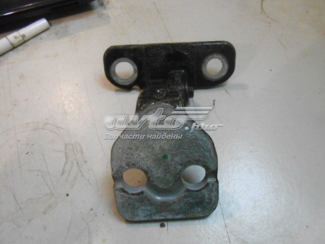 LR056352 Land Rover Петля передней двери левая