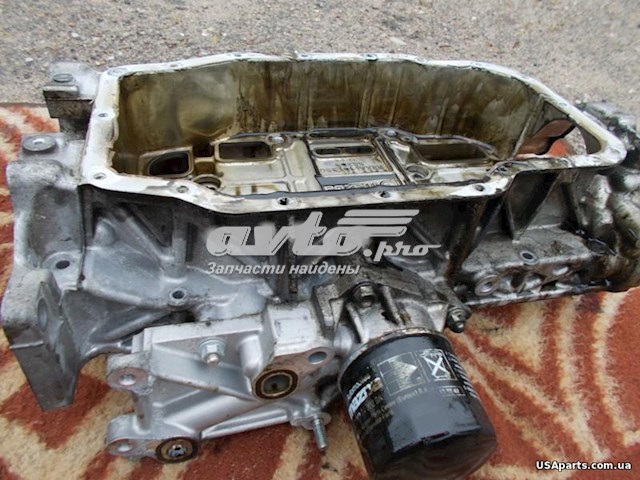 R2AA10380C Mazda panela de óleo de cárter do motor, parte superior