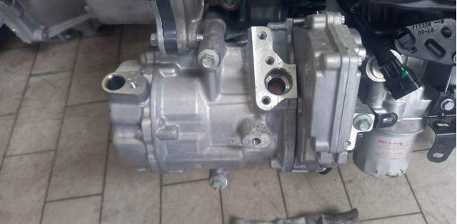  Compressor de aparelho de ar condicionado Renault Clio V hatchback (B7) (2019 - 2026) V