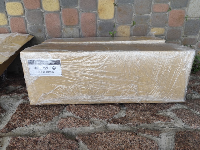 E43025MP1D Nissan/Infiniti Амортизатор передней подвески правый