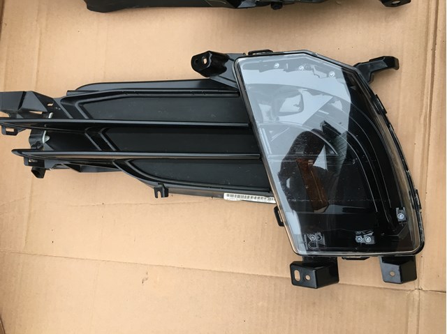 Фара противотуманная, правая Tesla 100599600D цена, от 126.69 USD