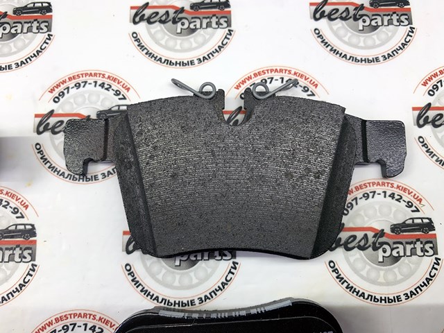 Купить LR160504 Land Rover Колодки тормозные задние, дисковые