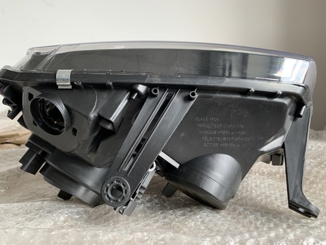 Правая блок фара FPS FP5627R5P цена, от 150.54 USD