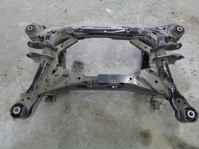 LR090450 Land Rover Подрамник задней подвески