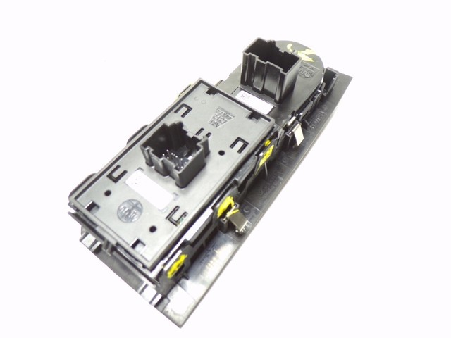156149407 Fiat/Alfa/Lancia Кнопки переднего левого стекло подъёмника