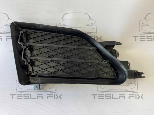 Решетка бампера переднего левая на Tesla Model S 5YJS