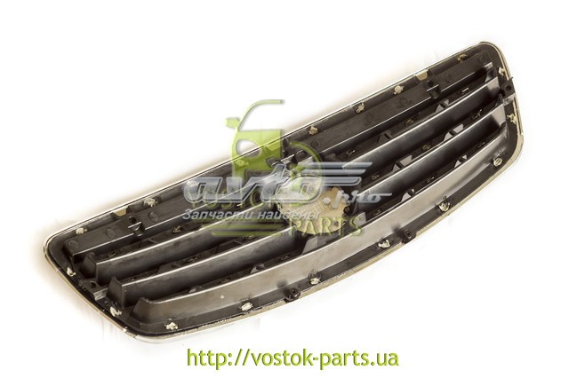 Решетка радиатора 1018003811 Geely