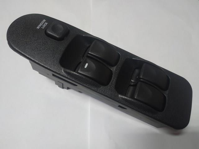 Кнопочный блок управления стеклоподъемником передний левый MR915962 Mitsubishi