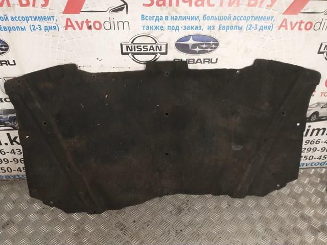 Шумка капота на Mitsubishi Carisma  DA