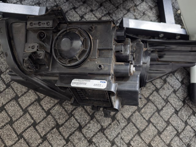 Правая фара 92102G5040 Hyundai/Kia