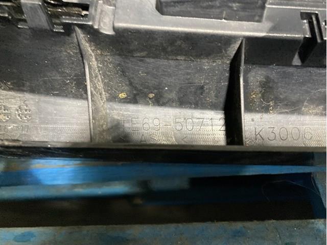 TE6950710B Mazda Решетка радиатора