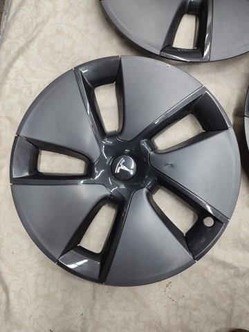 104427100A Tesla Motors Колпаки на диски
