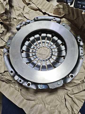 Купить 302101221R Renault (RVI) Корзина сцепления