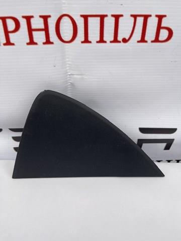 Крышка боковая панели "торпедо", левая Tesla 108336100D