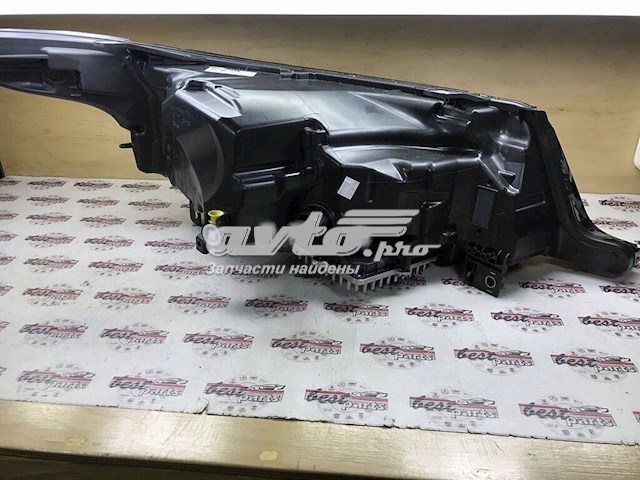 Левая фара LR133813 Land Rover