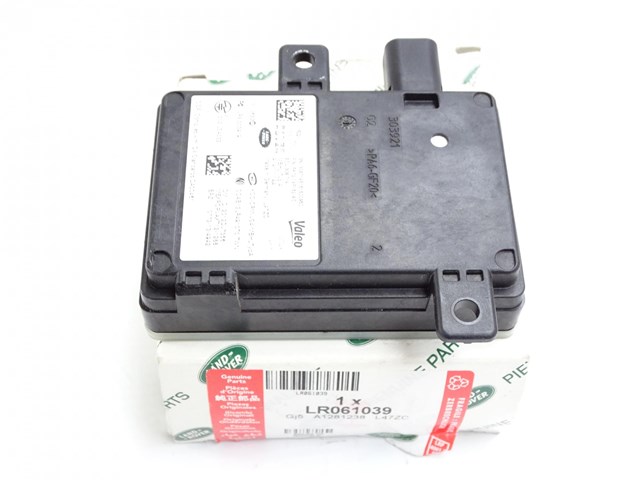 LR061039 Land Rover Датчик контроля мертвой зоны задний