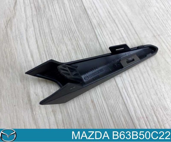 Молдинг бампера переднего левый BANE50C22 Mazda