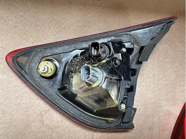 Фонарь задний левый внутренний KD53513G0 Mazda