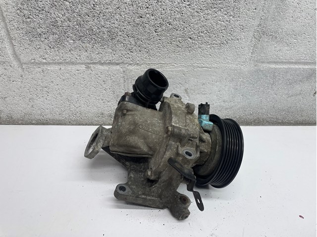 55493045 General Motors Насос водяной