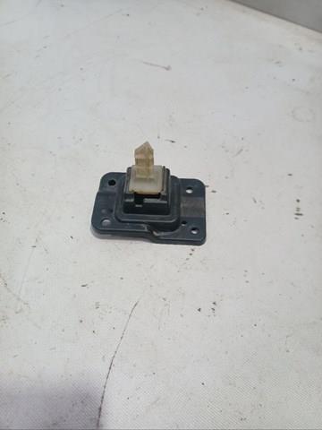 KB8A50151 Mazda Кронштейн решетки радиатора
